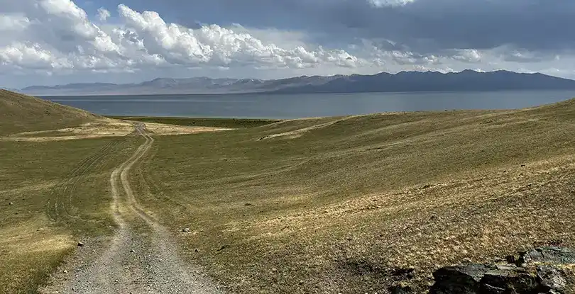 como llegar lago song kul