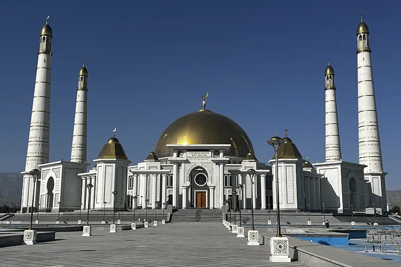 mezquita más grande de asia central